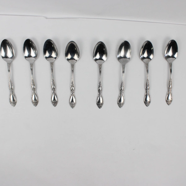 Oneida Silver Wm A Rogers Deluxe 8-Piece Lot Huntington Pattern Teaspoons
