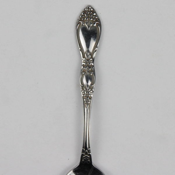Oneida Silver Wm A Rogers Deluxe 8-Piece Lot Huntington Pattern Teaspoons