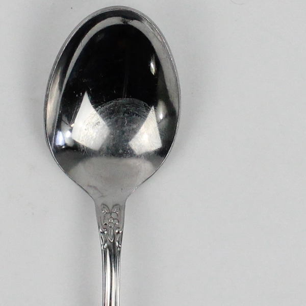 Oneida Silver Wm A Rogers Deluxe 8-Piece Lot Huntington Pattern Oval Soup Spoons