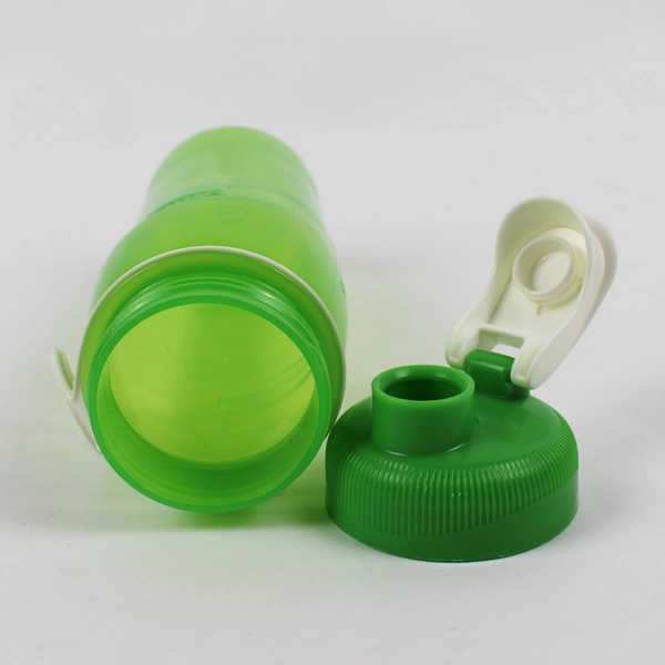 Rubbermaid Green Plastic Water/Beverage Bottle 20 Oz ReUsable Refillable 8.75"