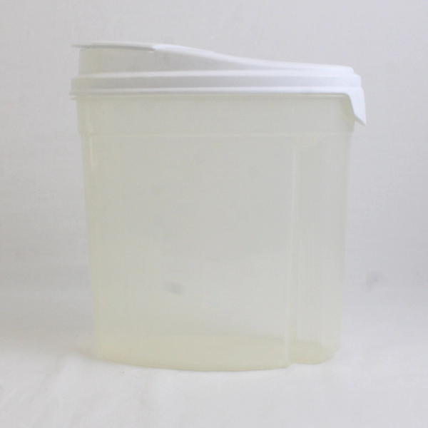 Rubbermaid Servin' Saver 3.5-Quart White EZ Lid Food Container #4