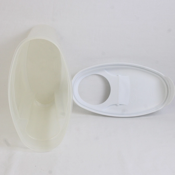 Rubbermaid Servin' Saver 3.5-Quart White EZ Lid Food Container #4