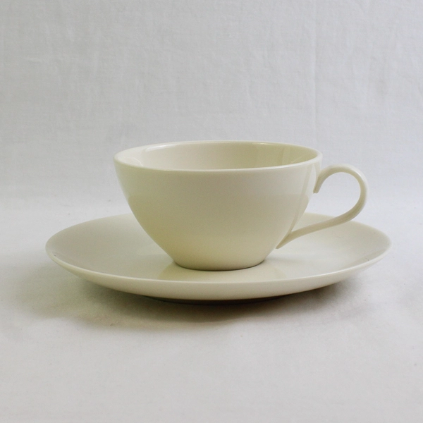 VTG Eva Zeisel Castleton Museum White Flat Cup and Saucer Set