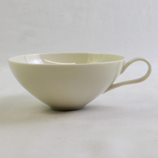 VTG Eva Zeisel Castleton Museum White Wide Flat Cup