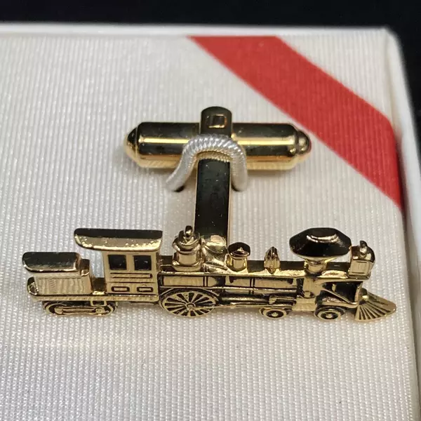 Vintage Pair Of Hickok General Steam Engine Gold Tone Cufflinks 