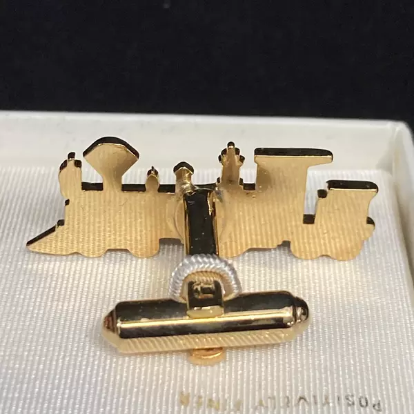 Vintage Pair Of Hickok General Steam Engine Gold Tone Cufflinks 