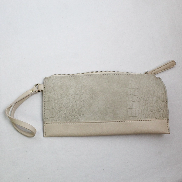 Nordstrom Inc Cream Faux Leather/Suede Women's Tote Bag W/ Matching Clutch