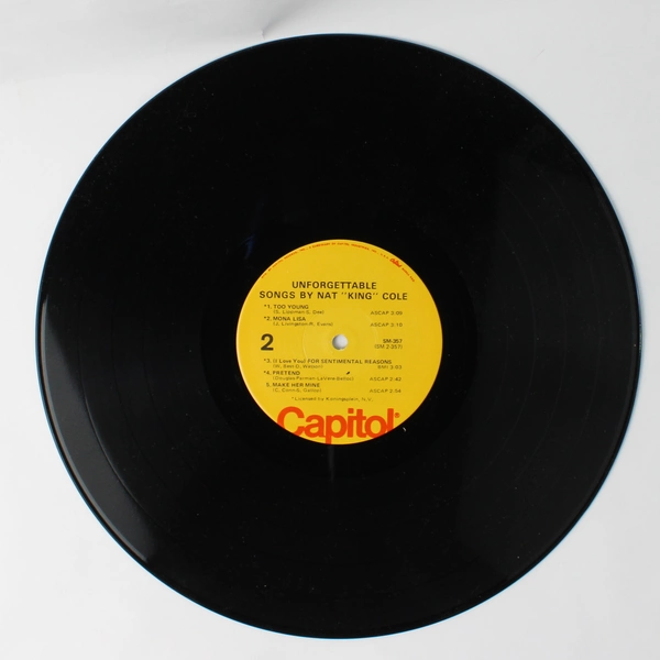 Nat King Cole Unforgettable 1972 Vinyl Album Capitol