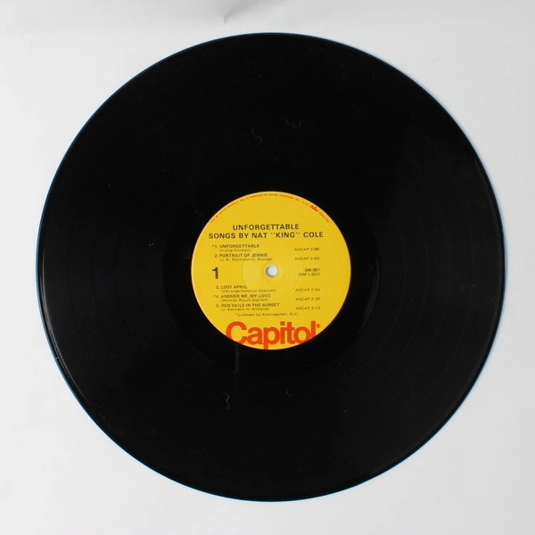 Nat King Cole Unforgettable 1972 Vinyl Album Capitol