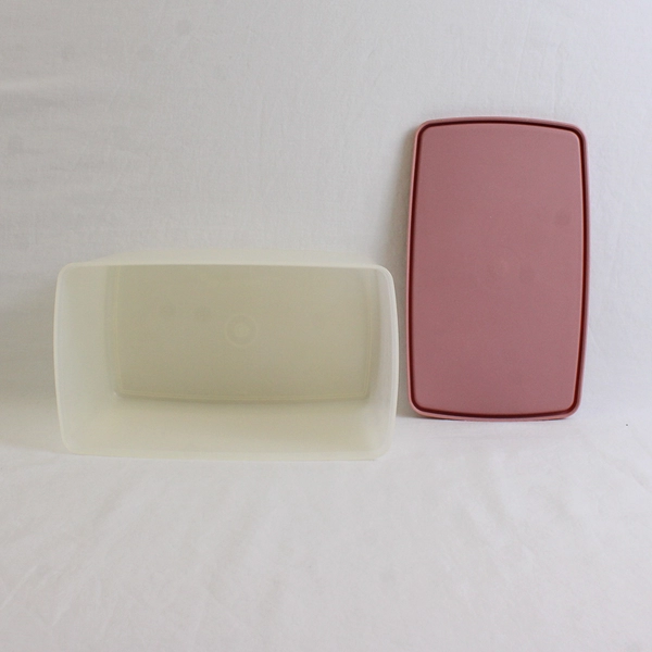 Tupperware Food Storage Container 1527-4 with Pink Lid 714-5 FLAW