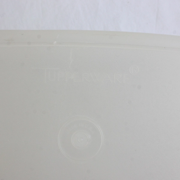 Tupperware Food Storage Container 1527-4 with Pink Lid 714-5 FLAW