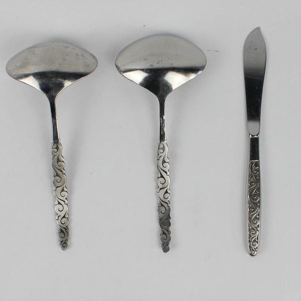 Lot Of 3 International Silver Florentine Scroll Flatware 2 Ladles & Butter Knife