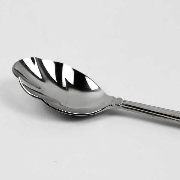 A Retroneu Royale Pattern 18/8 Stainless Sugar Shell Spoon 6.25 Inches