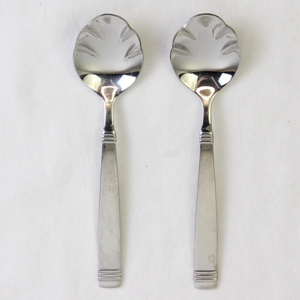 Lot of 2 Retroneu Orion Pattern 18/8 Stainless Sugar Shell Spoons 6.25 Inches
