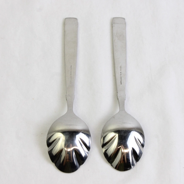 Lot of 2 Retroneu Orion Pattern 18/8 Stainless Sugar Shell Spoons 6.25 Inches