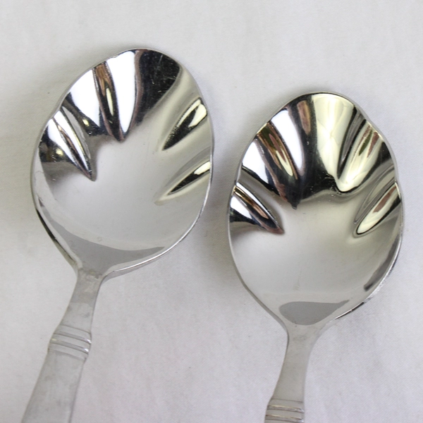 Lot of 2 Retroneu Orion Pattern 18/8 Stainless Sugar Shell Spoons 6.25 Inches