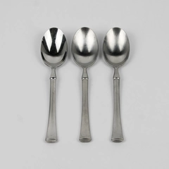 Lot of 3 Retroneu RTR22 Pattern 18/10 Stainless Oval Soup Spoons 7.5 Inches Rare