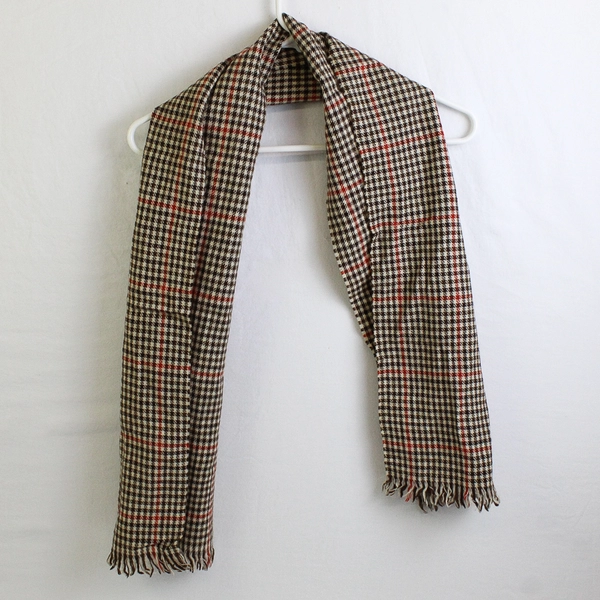 Brown and Red Houndstooth Pattern Knit Scarf With Fringe 11" x 55"