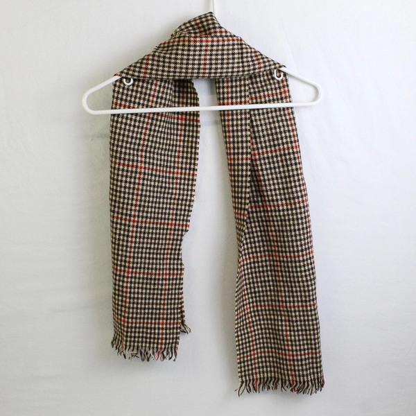 Brown and Red Houndstooth Pattern Knit Scarf With Fringe 11" x 55"