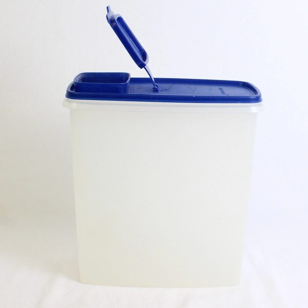 Vintage Tupperware Plastic Cereal Keeper 1588-7