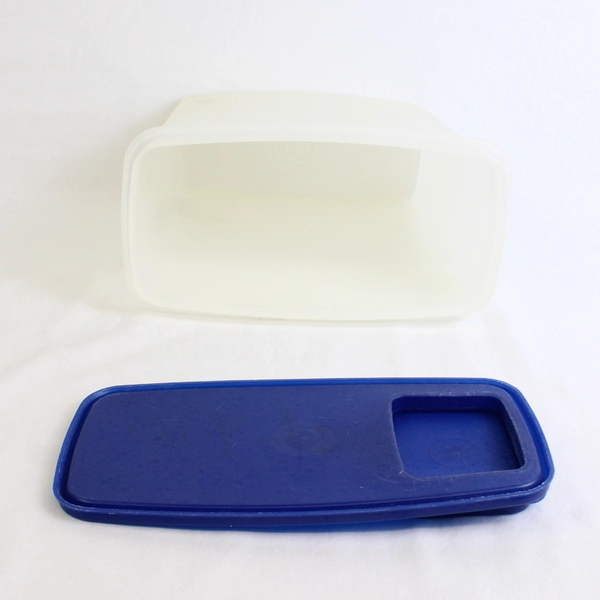 Vintage Tupperware Plastic Cereal Keeper 1588-7