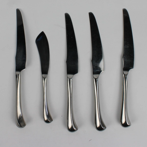 Lot Of 5 Towle Silver Holbrooke (Stainless, Satin) Flatware Dinner/Butter Knives