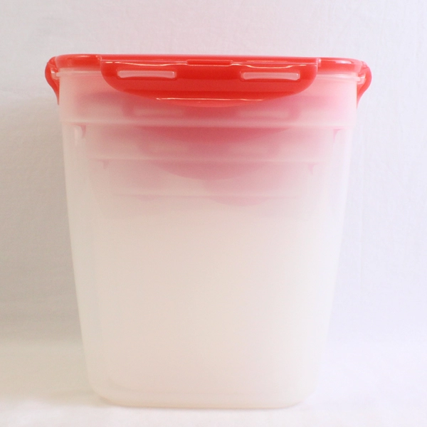 Set of 4 Lock & Lock 720 ml to 5.7 L Plastic Food Storage Tubs Red Lids