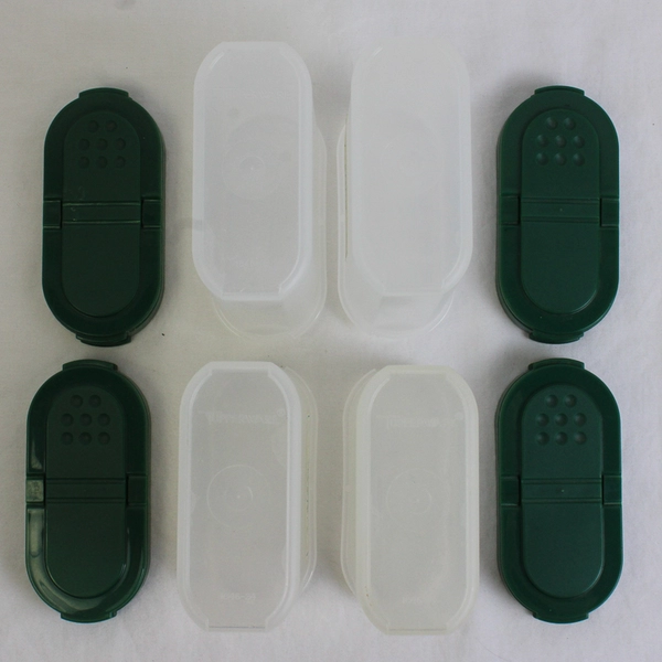 Set of 4 VTG Tupperware Spice Containers 1846 Green Lids