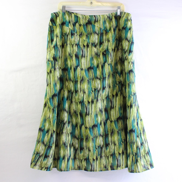 RQT Women's 16 Green Abstract Side Zip A Line Midi Skirt