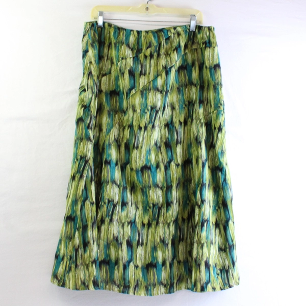 RQT Women's 16 Green Abstract Side Zip A Line Midi Skirt