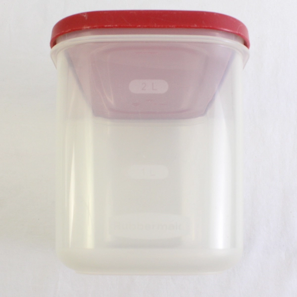 Rubbermaid 2.5 L Plastic Food Storage Container 7N02-2 Red Lid FLAWED