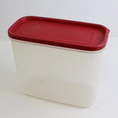 Rubbermaid 3.8 L Plastic Food Storage Container 7N03-1 Red Lid