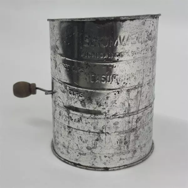 Vintage 3 Cup Metal Bromwell's Measuring Hand Crank Flour Sifter Kitchen Baking