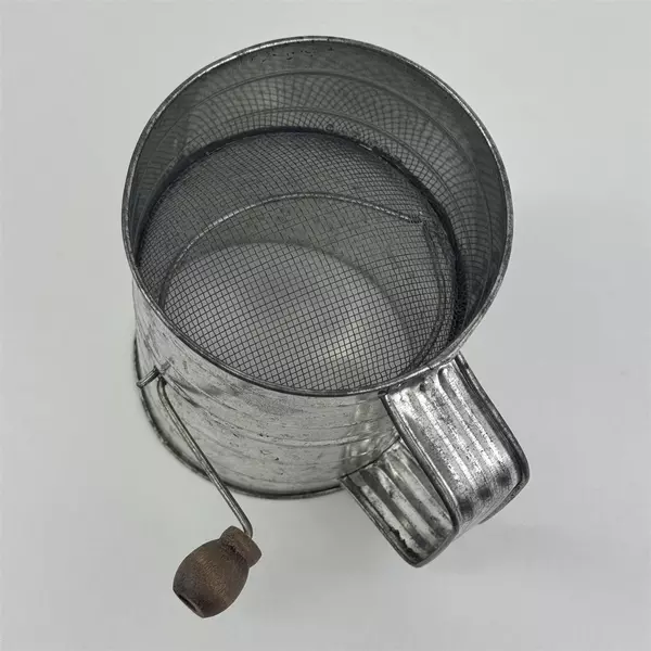 Vintage 3 Cup Metal Bromwell's Measuring Hand Crank Flour Sifter Kitchen Baking