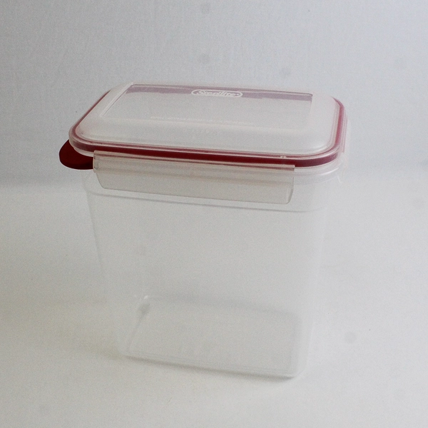 Sterilite 16 Cup Plastic Food Storage Container