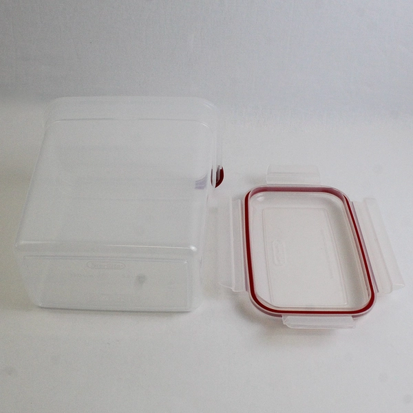 Sterilite 16 Cup Plastic Food Storage Container