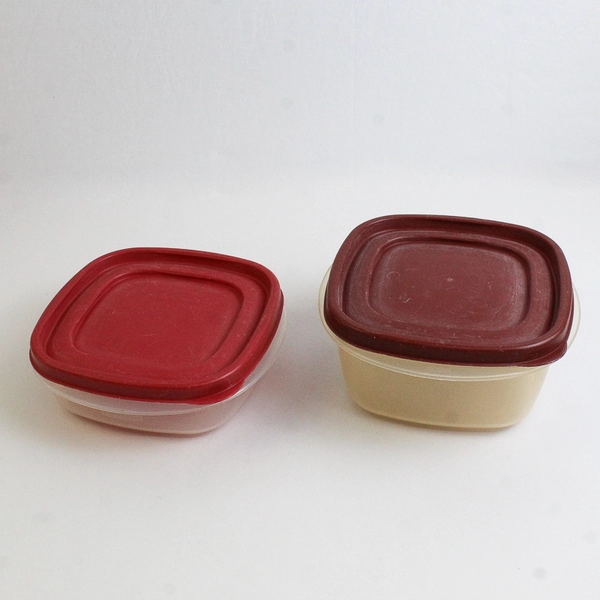 Lot of 8 Rubbermaid Food Containers 7J61 7J62 7J63 FLAWED