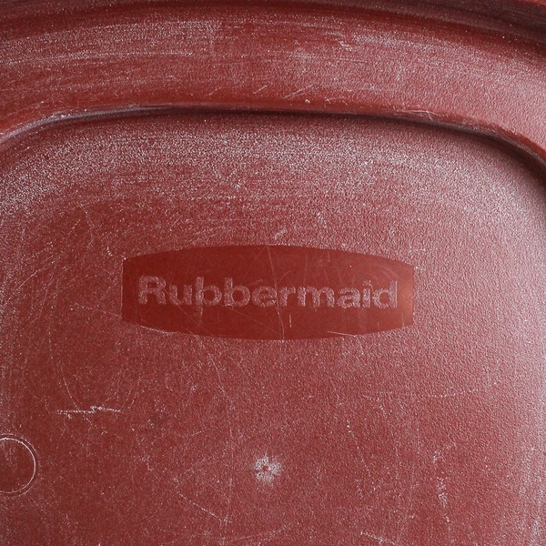 Lot of 8 Rubbermaid Food Containers 7J61 7J62 7J63 FLAWED