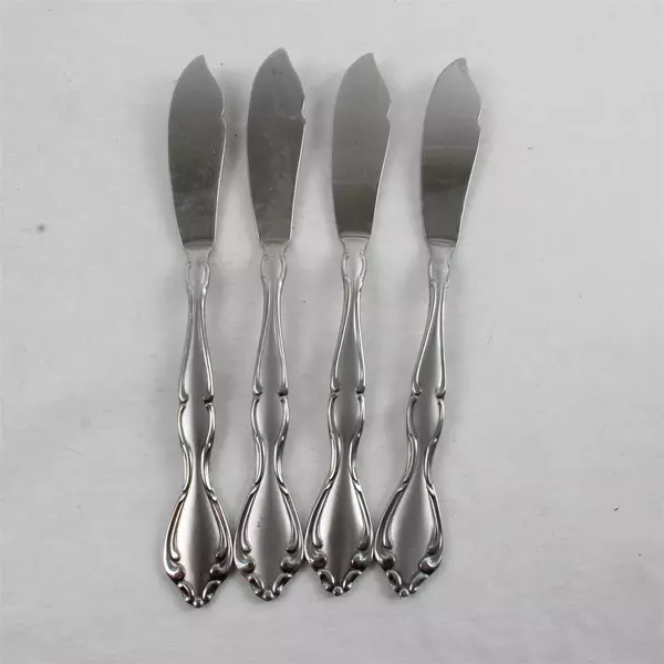 Set of 4 Oneida Cantata Silver Tone Flat Handle Butter Knives 6.25"