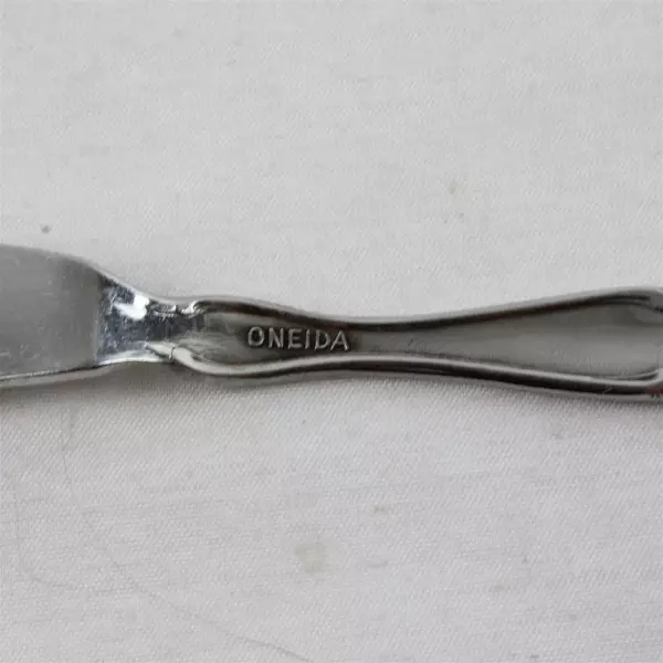 Set of 4 Oneida Cantata Silver Tone Flat Handle Butter Knives 6.25"