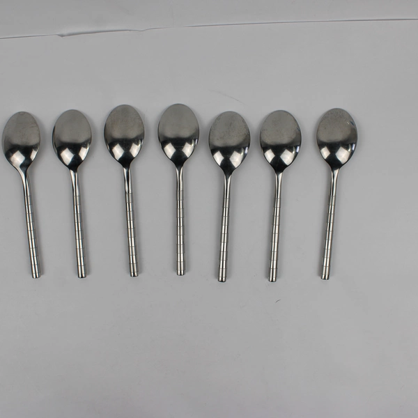 Lot of 7 Cambridge 18/10 Stainless Glossy Satin Teaspoons Leigh-Sand Pattern 