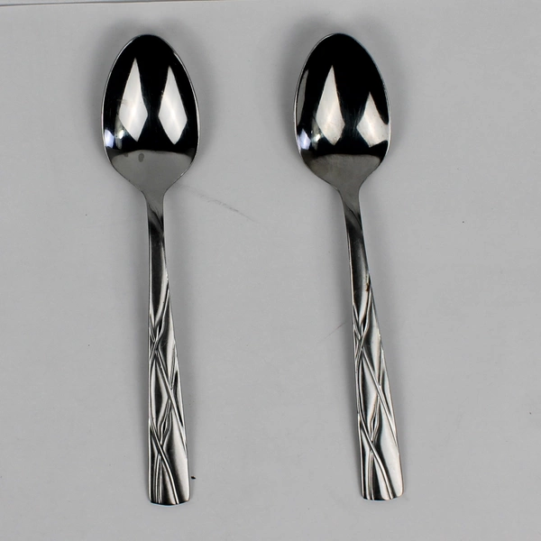 A Lot of 2 Cambridge Silver Grasmere-Sand Pattern Teaspoons Stainless Rare