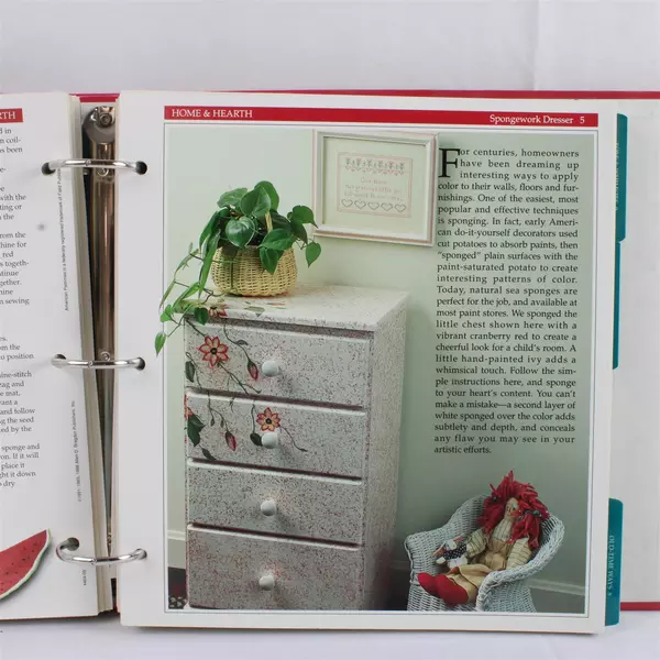 Home & Holiday Crafts Book DIY Projects Guide for Seasonal Crafting Ideas