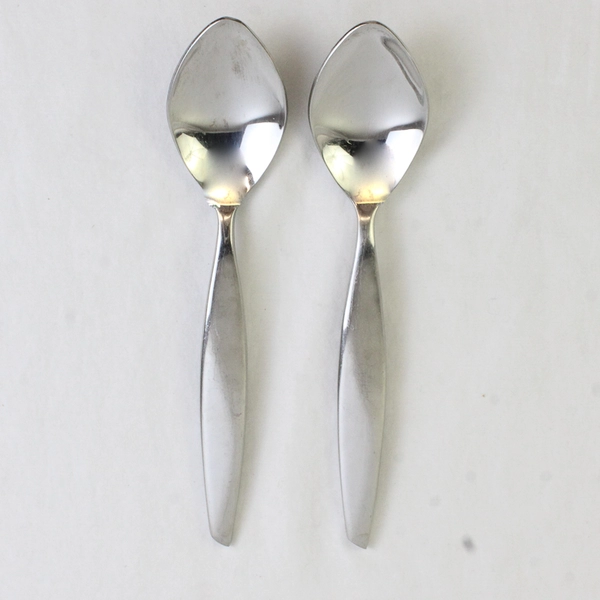 Lot of 2 Retroneu Roadway Stainless Steel 18/10 Oval Soup Spoons 7.88 Inches