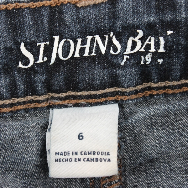 St John’s Bay Juniors 6 Dark Wash Denim Jean Capris