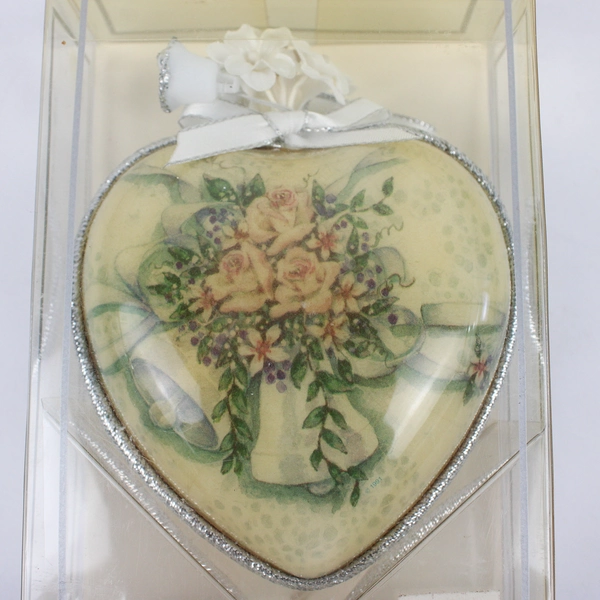 Lot of 4 Wedding Heart Ornament in Plastic Box Tomorrow-Today Artists, 4"x5.10"