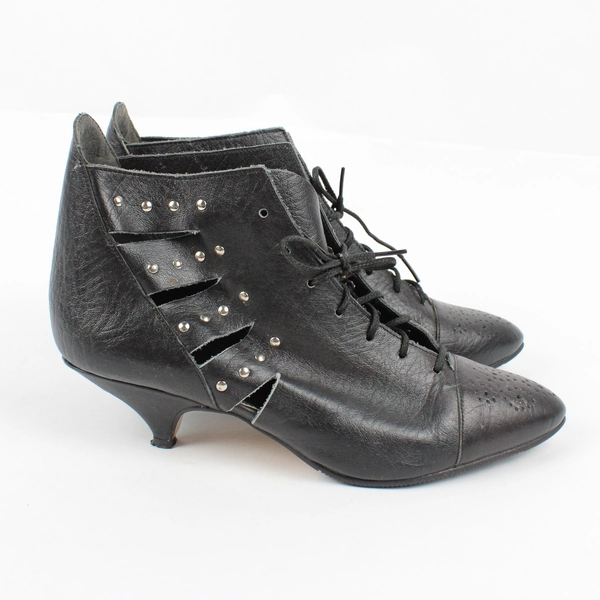 Vintage Imperial Women's 7 Black Leather Heeled Shoes Made in Yugoslavia