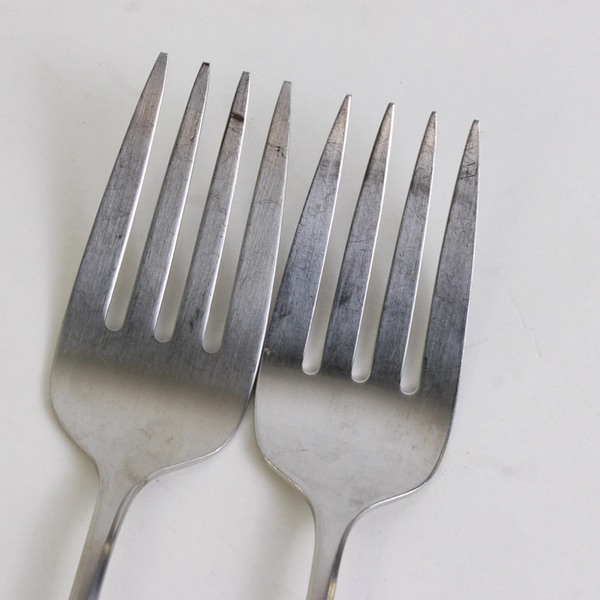 Lot Of 2 Oneida Silver Yankee Clipper (Stainless) Flatware Serving Forks 8.5"