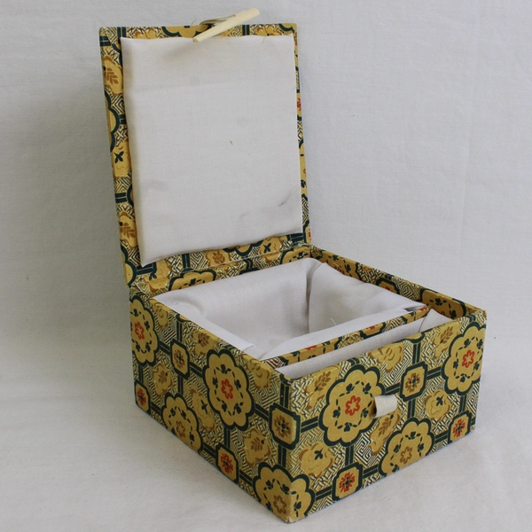 Asian Style Square Cotton-Lined, 2-Compartment Paper Box 4.2" x 4.2"