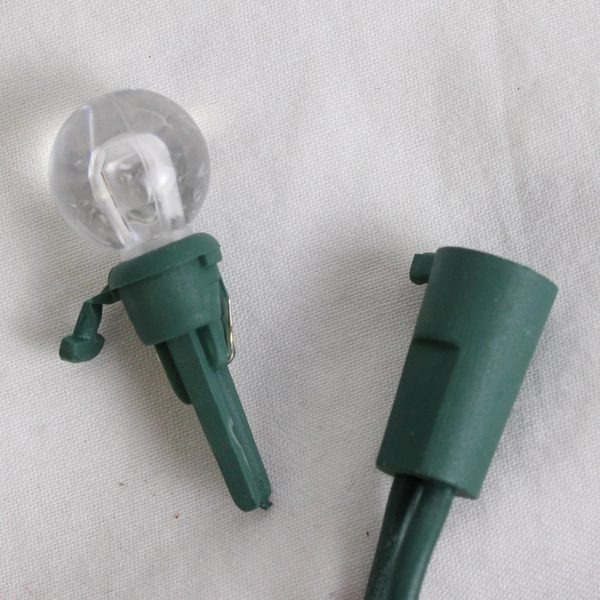 60 Cool White Sphere LED Stringed Lights in Box, Indoor/Outdoor 7 Spare Bulbs